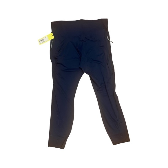 ALL IN MOTION Woman's High-Rise Leggings with zip pockets. - Picture 3 of 9